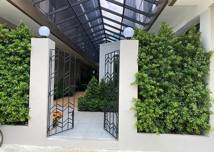 35 Bow Hotel